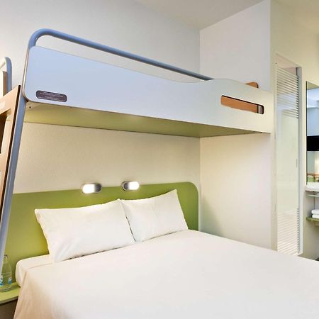 Ibis Budget Givet Dış mekan fotoğraf
