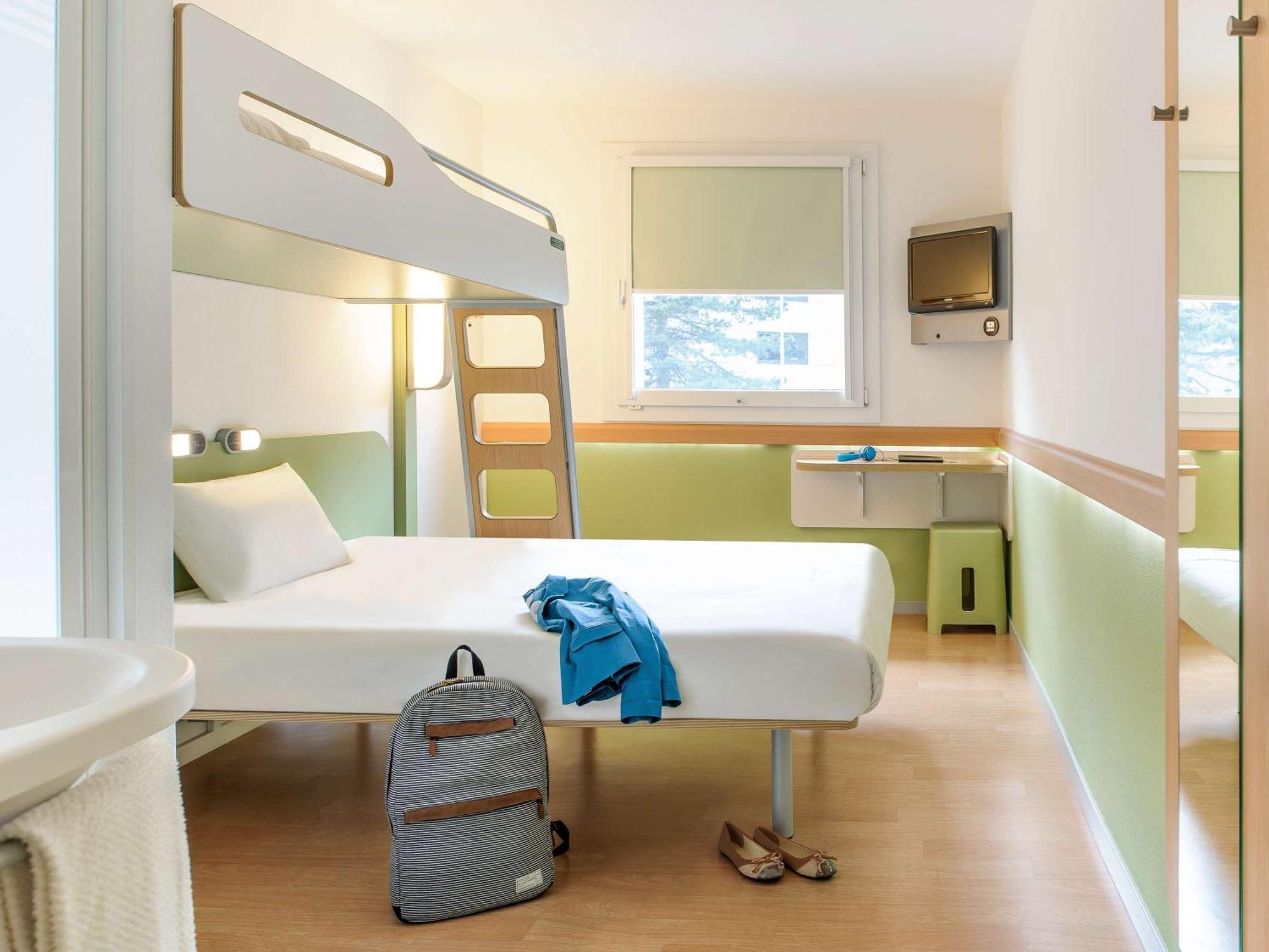 Ibis Budget Givet Dış mekan fotoğraf