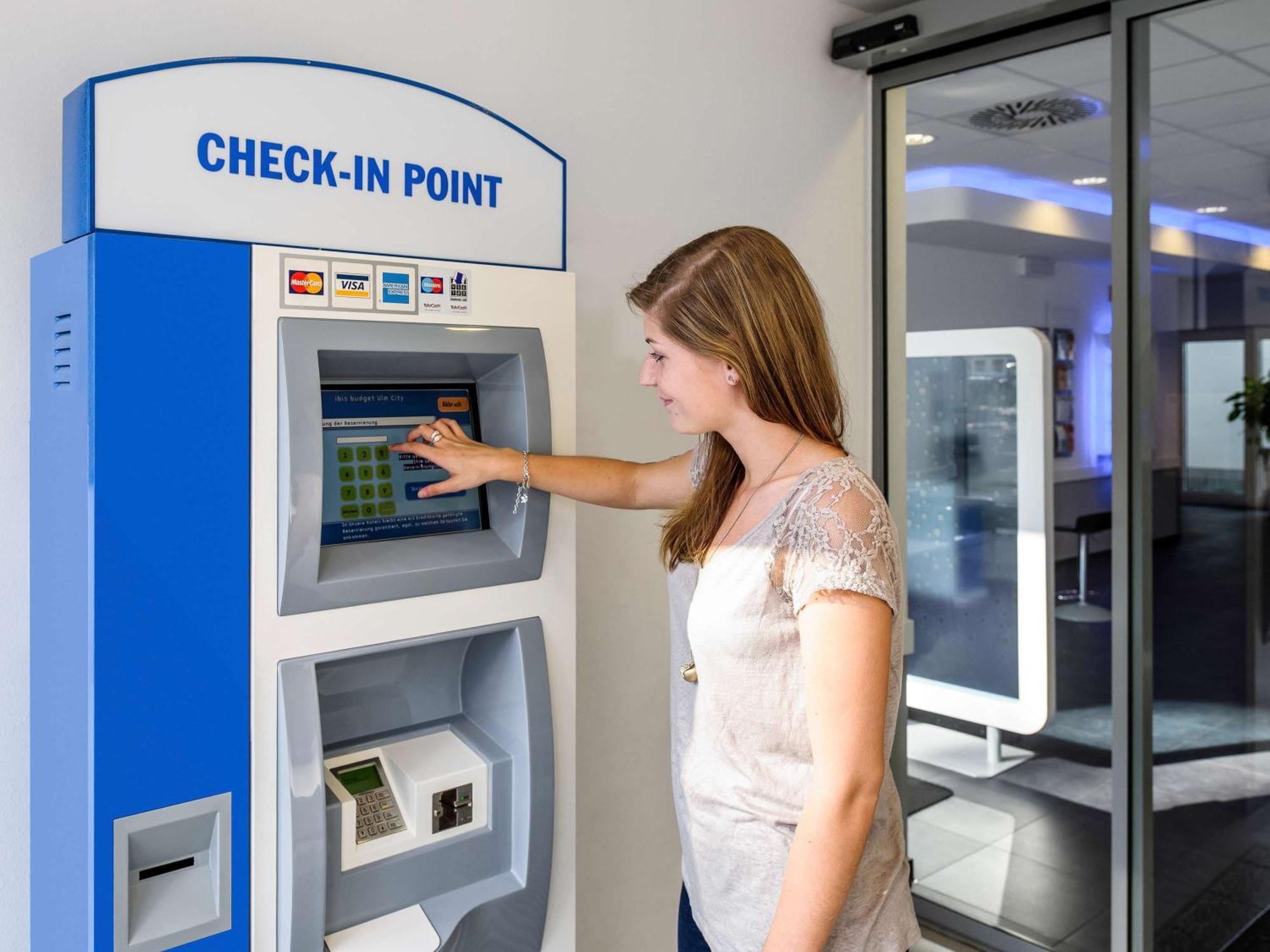 Ibis Budget Givet Dış mekan fotoğraf